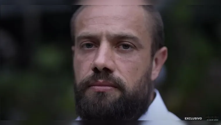 Rafael Cardoso revela compulsão sexual e episódio com menor