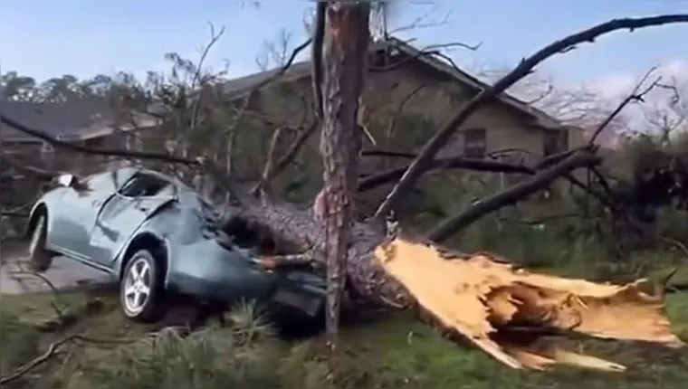 Tornados e tempestades matam 33 pessoas nos EUA