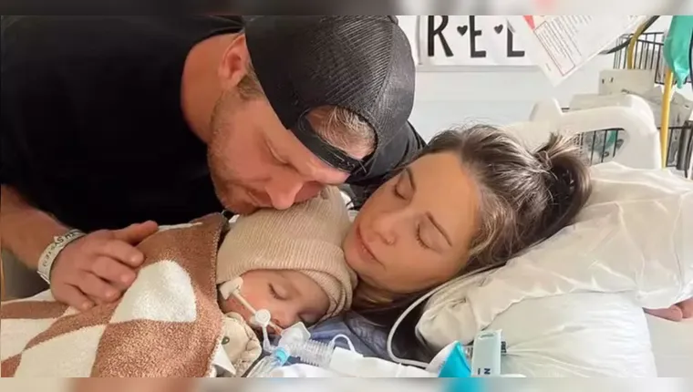 Bebê de influencer morre após trágico acidente com espelho