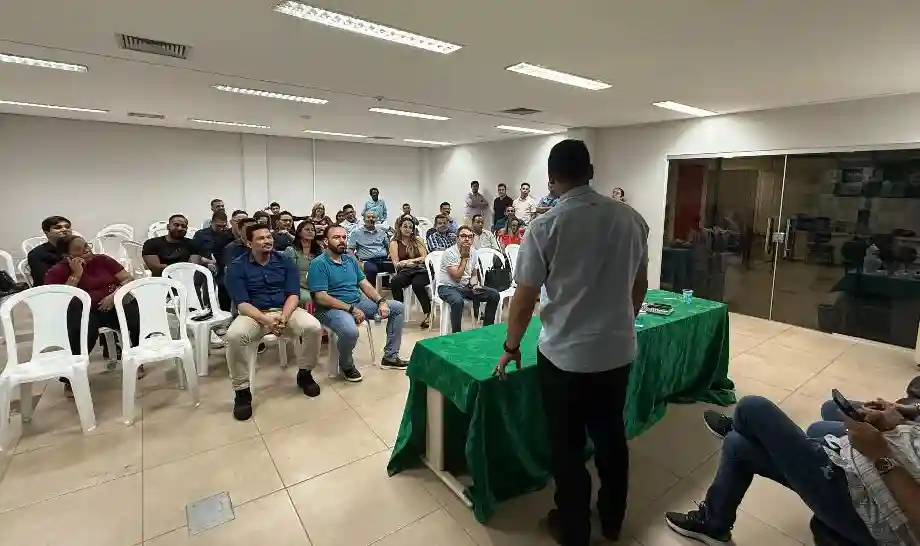 Aurélio Goiano reúne equipe para discutir desenvolvimento do município de Parauapebas