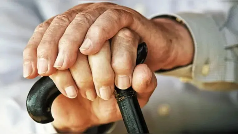 Benefício para idosos: veja como solicitar R$ 1.518 mensais
