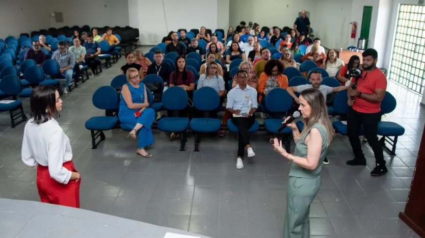 Campanha busca combater direção ilegal por menores em Parauapebas com ações nas escolas