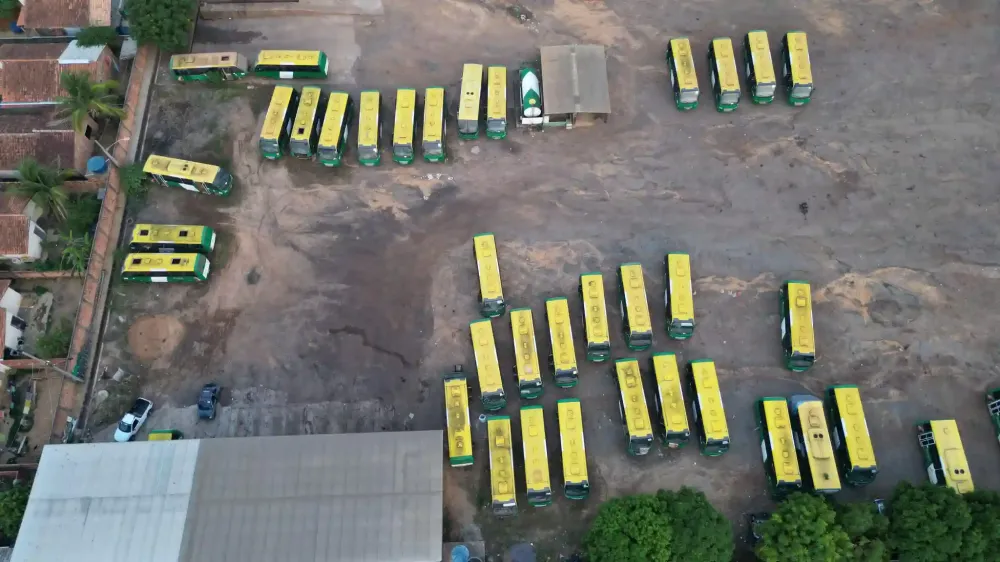 Transporte público passa por dificuldades e população sente na pele