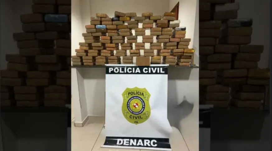 Polícia apreende 120 tabletes de cocaína escondidos em fundo falso de embarcação no rio, em operação conjunta no Pará. | Divulgação