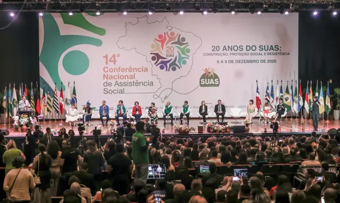 Lula propõe reunião dos Poderes para tratar de feminicídio