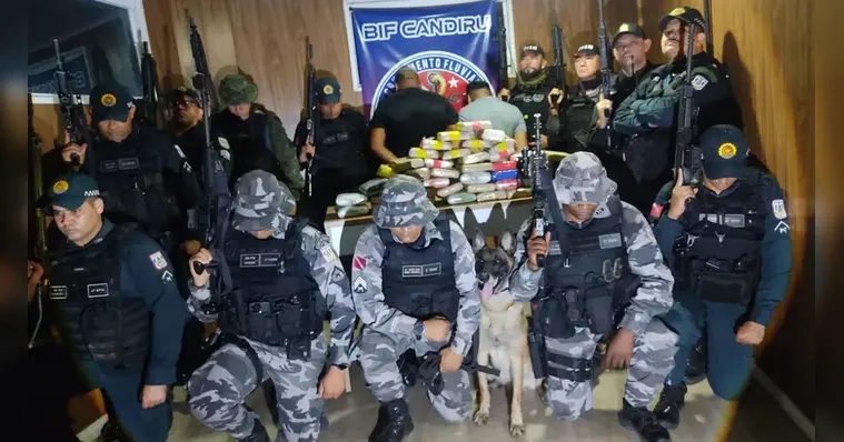 Base Fluvial Candiru apreende drogas e prende duas pessoas