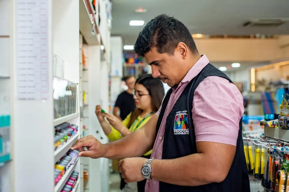 PARAUAPEBAS: Procon orienta pais e escolas sobre compra de material escolar e reforça combate a abusos