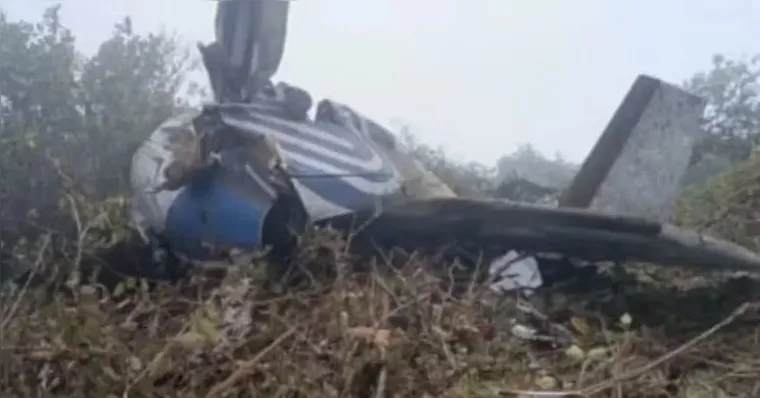 Avião cai na Colômbia e todos os 15 passageiros a bordo morrem