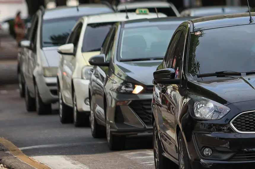 IPVA de veículos com final de placas 04 a 34 pode ser pago com desconto até o dia 23 de março