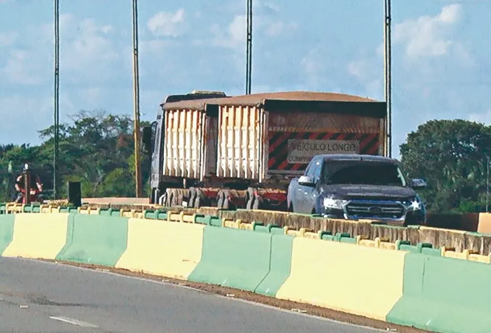 Justiça determinou que veículos pesados não poderão trafegar sobre a ponte durante o dia