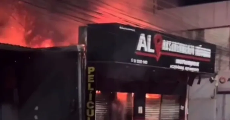 A loja foi completamente destruída pelas chamas | Divulgação