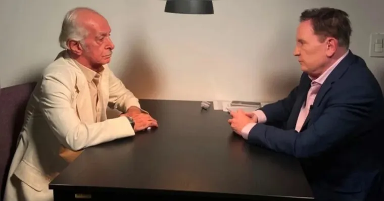 A entrevista foi concedida ao jornalista Roberto Cabrini | Reprodução/Record