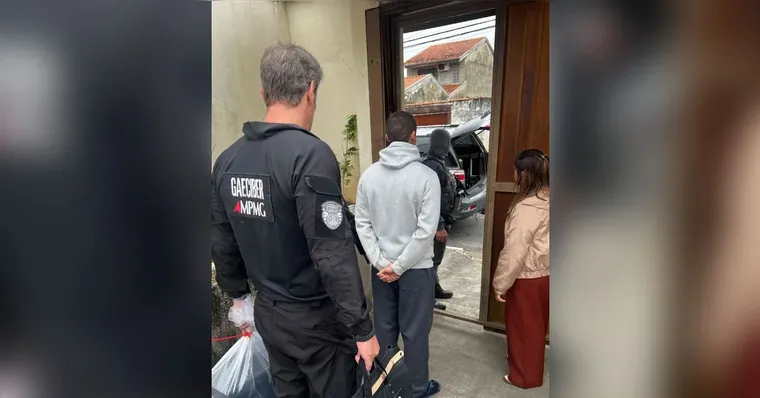 Homem é preso suspeito de aliciar menina de 11 anos na web