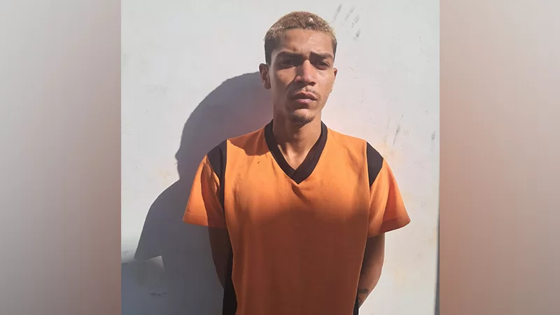 Homem foge da PM, acaba preso com drogas e ganha soltura na Justiça