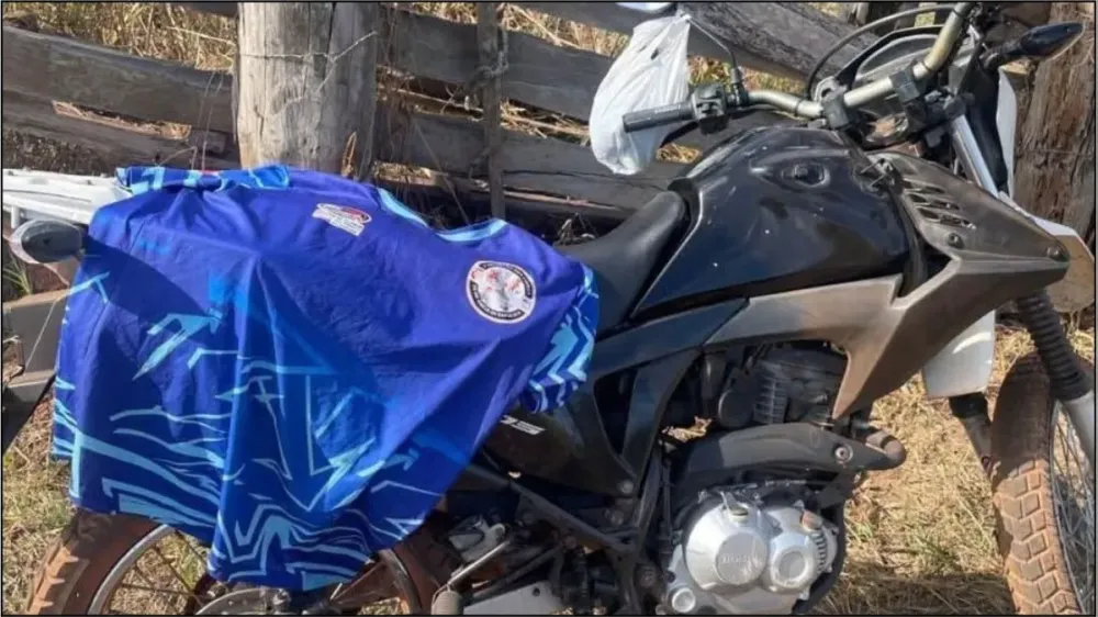 Suspeito abandonou moto e foi encontrado em área de mata | Ismael Rocha/Arauto Sapucaia