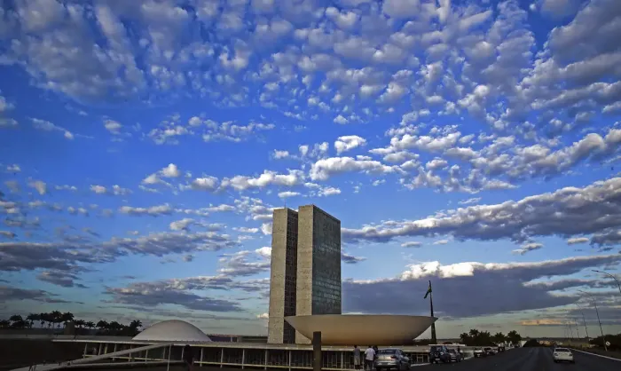 Deputados e senadores elegem presidentes e mesas diretoras no sábado